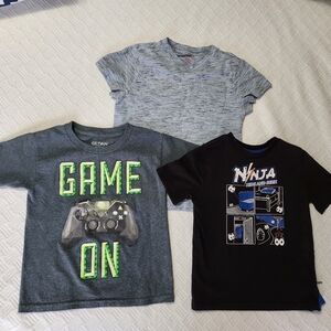 Boys t shirt bundle size 4/5‎
